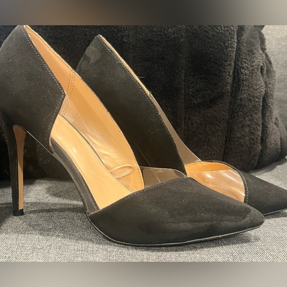 Black suede pointy toed heels - Picture 3 of 4